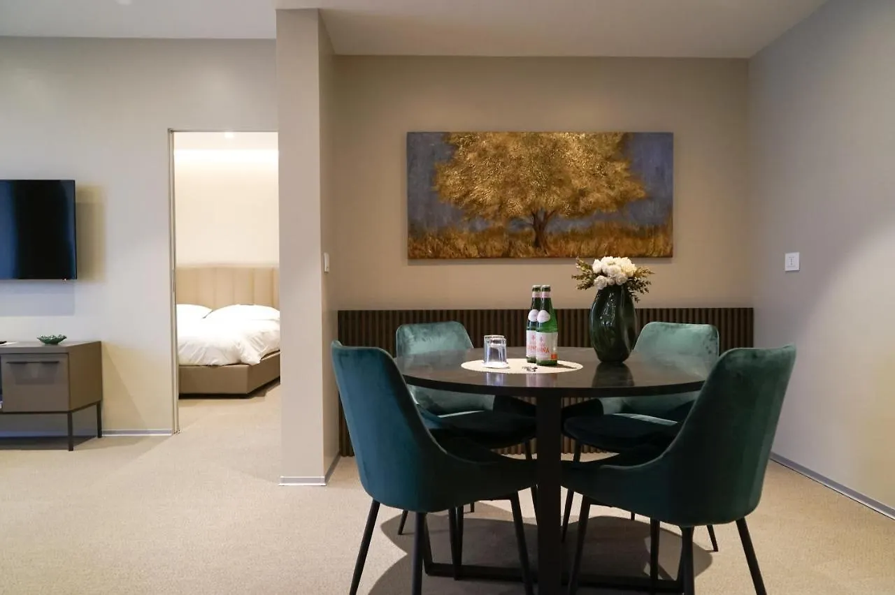 Elitis House - Suite & Spa Nova Milanese 5*,  Italia